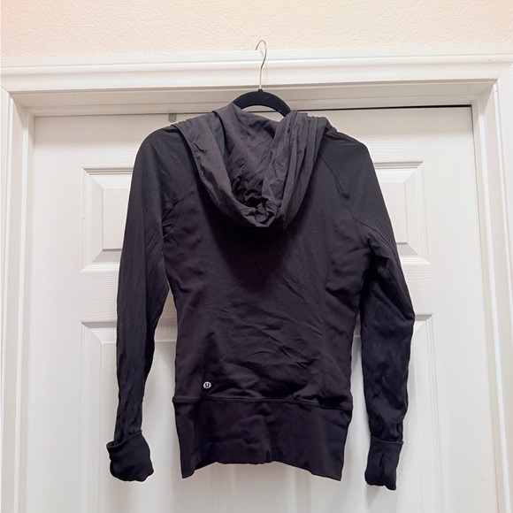 NEW Lululemon Athletica Women’s Black Long Sleeve Zip Up Jacket Size 8 - Picture 2 of 3